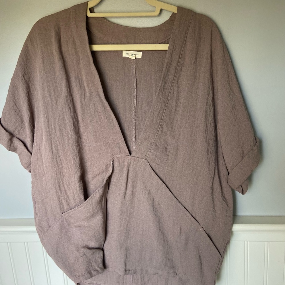 Women’s Top - Dull Pink!
